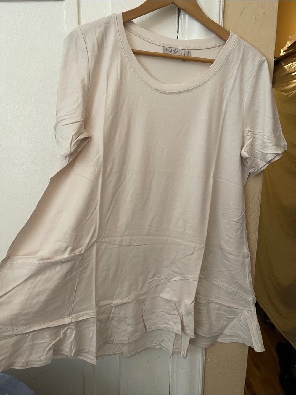 Women's Scoop Neck Short Sleeve Top in Light Beige (NWOT)